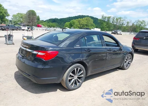 2012 Chrysler 200 Touring z USA, uszkodzony, nr VIN 1C3CCBBG2CN297472